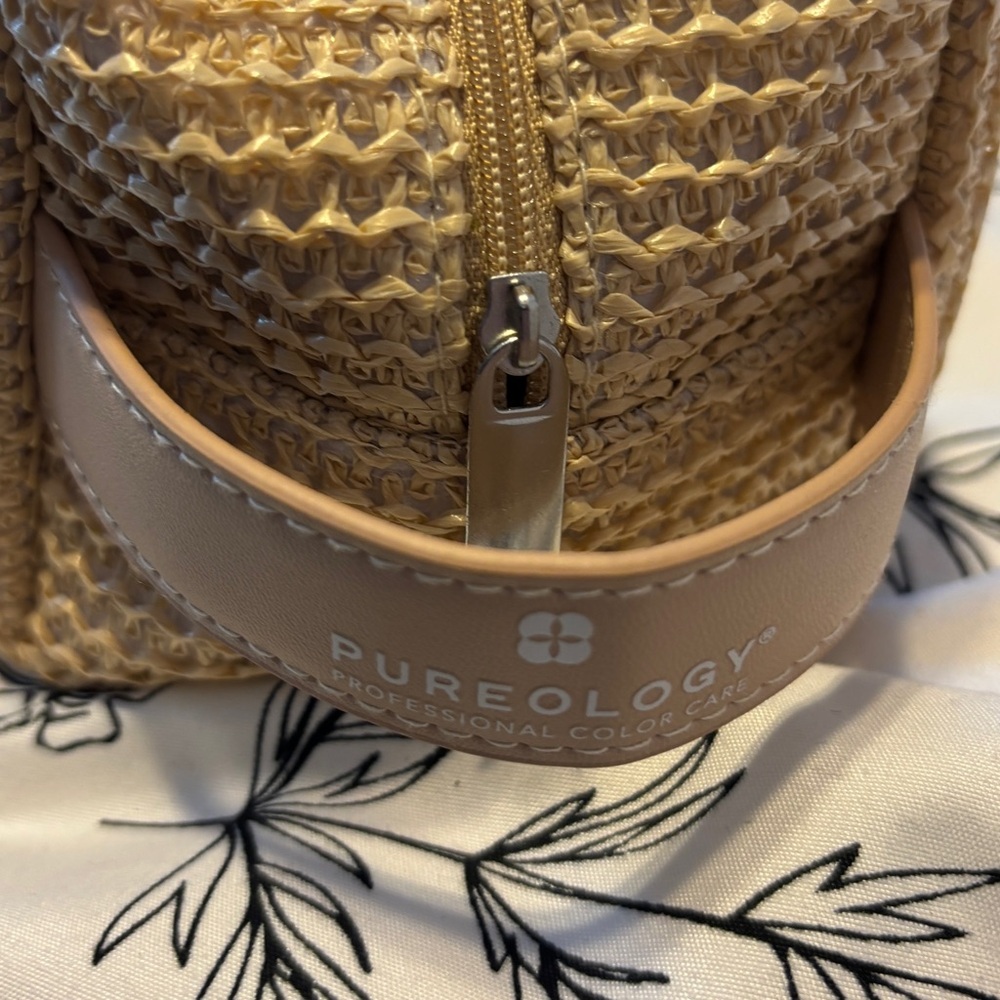 New Stylish Wicker Design Make-up Bag By Pureology - Picture 4 of 4